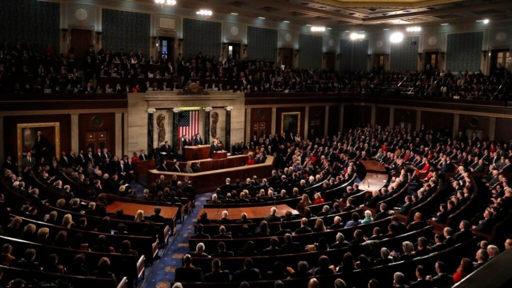 Trump Patriotic Rally : Vue d'ensemble d'un discours présidentiel américain devant le Congrès ; représentant les événements politiques mondiaux qui influencent le commerce et la diplomatie en Afrique. »